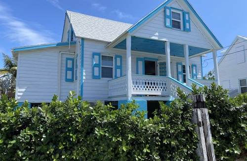 Hope Town House | Pa Willie’s - Locally owned historic cottage conveniently located with dock.