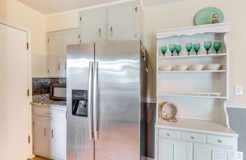 Florida Panhandle House | Pace Family Home: 1 Mi to Beach & Park!