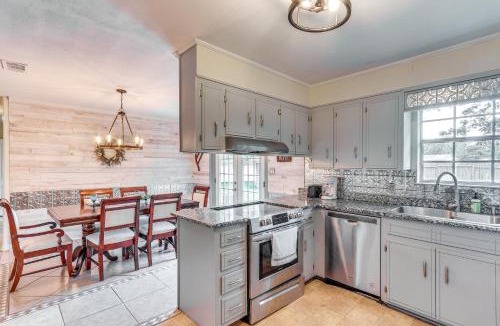 Milton House | Pace Family Home: 1 Mi to Beach & Park!