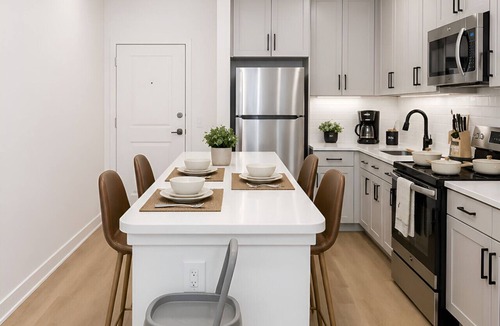 Sherman Apartment | Paceful Queen 1BR · Remote Work · Fast WiFi · Pool