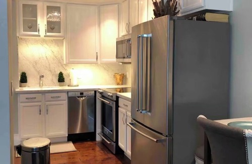 La Jolla Mesa Apartment | Pacific Beach Luxury Retreat
