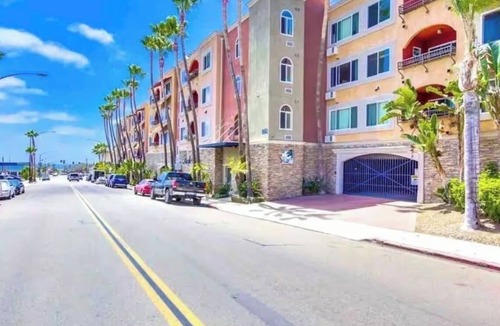 La Jolla Mesa Apartment | Pacific Beach Luxury Retreat