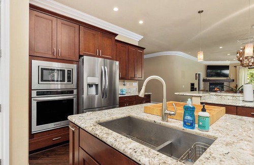Crown Point House | PACIFIC BEACH Private Oasis With HEATED Pool & Jacuzzi! Newly Remodeled Superb