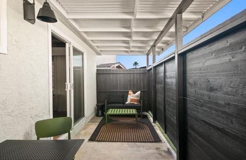 North Pacific Beach Apartment | Pacific Beach Studio Short Walk to Ocean