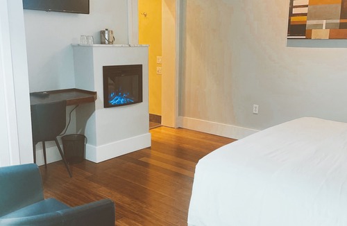 Downtown Santa Cruz House | Pacific Blue Inn