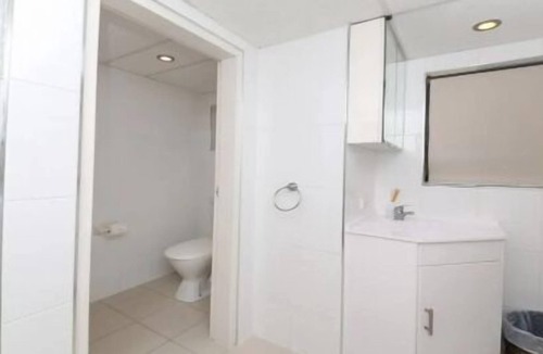 Palm Beach Apartment | Pacific Breeze 4 walk out onto Palm Beach
