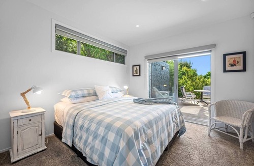 Army Bay House | Pacific Ocean Breezes