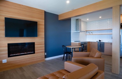 Juan de Fuca Electoral Area Condo | Pacific Oceanfront 2 king beds/2 bath, firepit, stairs to ocean deck, rainforest