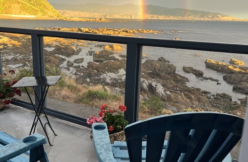 Houghton Bay House | Pacific Oceanfront home near airport with stunning views
