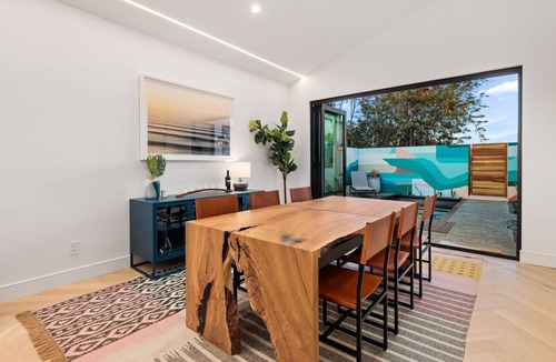 Leucadia House | Pacific Paradise: Modern Luxury Oasis in Encinitas