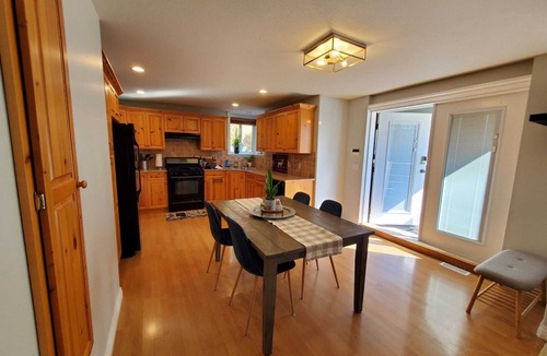 Cloverdale House | Pacific Paradise on the West Coast