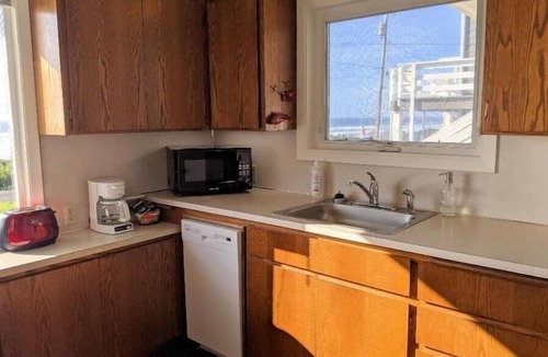 Florence House | Pacific Pearl at Heceta Beach - dog friendly