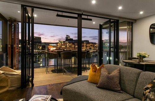 Auckland Central Business District Apartment | Pacific Residence