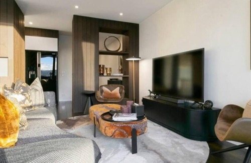 Auckland Central Business District Apartment | Pacific Residence