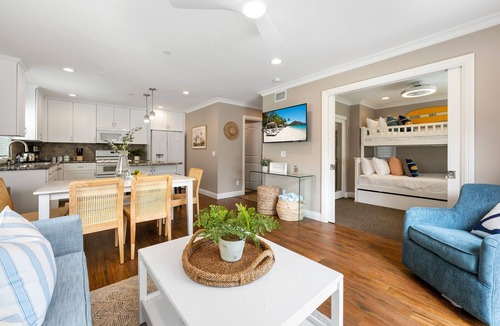 South Mission Beach House | Pacific Surf | 3BD Steps from Mission Beach