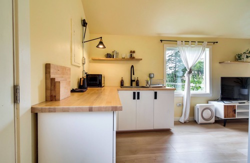 Langlois House | Pacific View Cottage - 100’ High w/Ocean Views