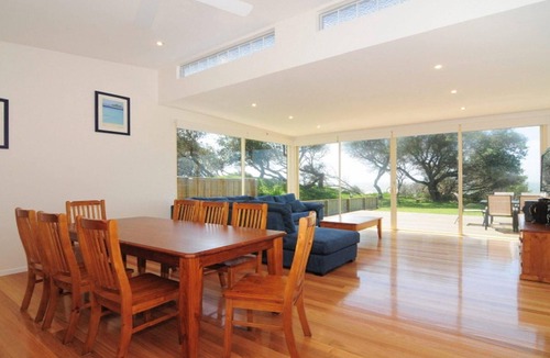 Culburra Beach House | Pacific Views – breathtaking views of the ocean