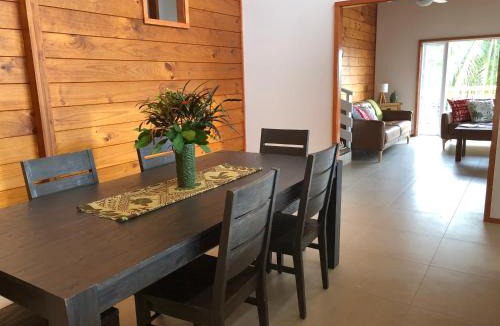 Nikao Tapere House | Pacific views, tranquil location, large home Navy House 2