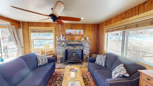 Spanish Valley House | Pack Creek ~ Farm House