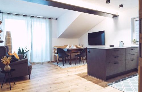 Trins Apartment | Padaster 1262
