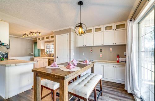 High Springs House | Paddle, Swim & More! Charming Home in High Springs