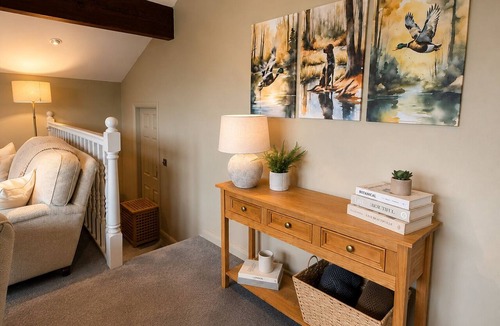 Grange Moor Apartment | Paddock View Loft | Countryside Retreat