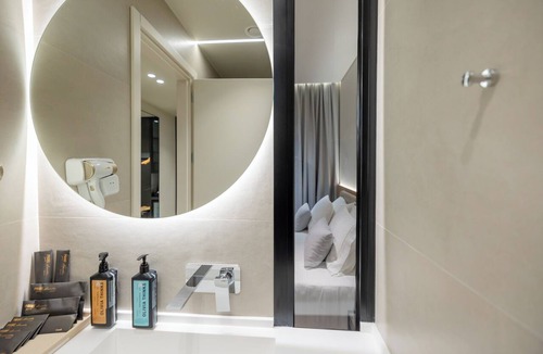 Vlore Hotel | Padma Hotel
