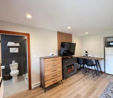 Campbell River Hotel | Painter's Lodge