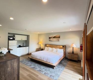 Campbell River Hotel | Painter's Lodge