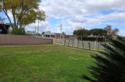 Echuca House | PAK House Central - Spacious 4 Bedroom New Listing!