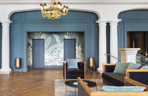 Menthon-Saint-Bernard Hotel | Palace de Menthon