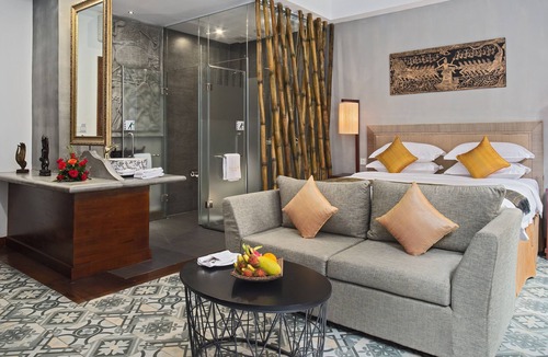 Daun Penh Hotel | Palace Gate Hotel & Resort by EHM