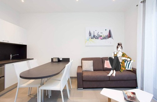 Cannes City Centre Apartment | Palais Miramar: 1 bed side sea view
