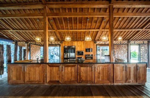 Cempaga House | Palatial Wooden Villa, 4br, Lovina