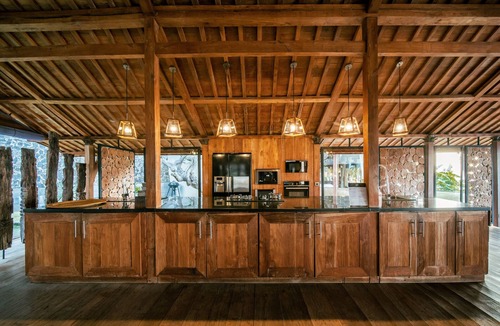 Cempaga House | Palatial Wooden Villa, 4br, Lovina