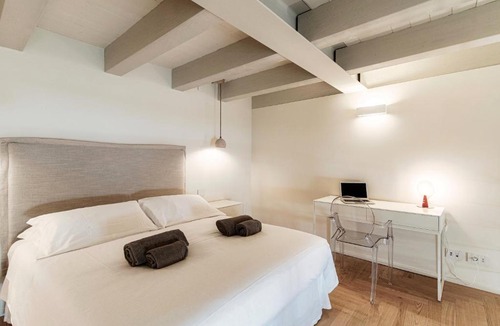 Como City Centre Apartment | Palazzo Diaz - Villa Valencia by "The House Of Travelers"