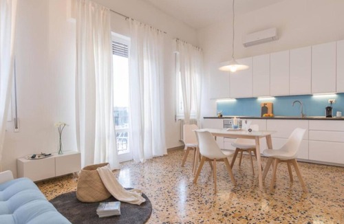 Codigoro Apartment | Palazzo Spada - Seagul apartment with balcony and view Po river