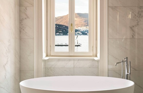 Como City Centre Hotel | Palazzo Venezia