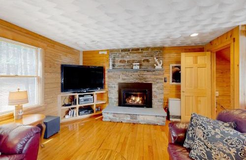 Norway House | Palisades Pines