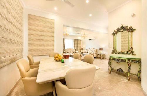 Civil Lines Bed & Breakfast | Palm 34