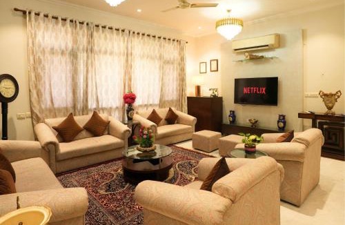 Civil Lines Bed & Breakfast | Palm 34