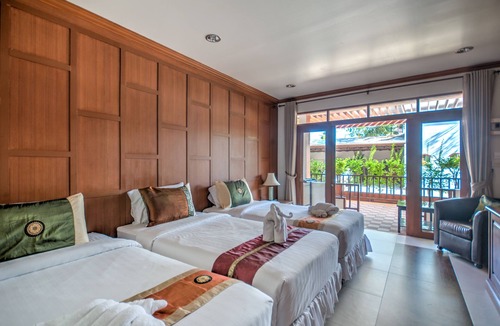 Pak Nam Pran Hotel | Palm Beach Resort
