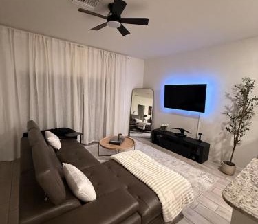Westminister Apartment | Palm Grove Duplex Retreat