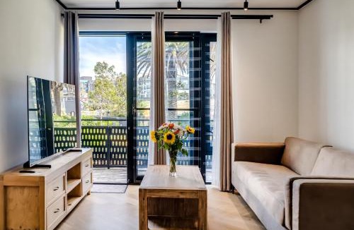 Century City Apartment | Palm Haven