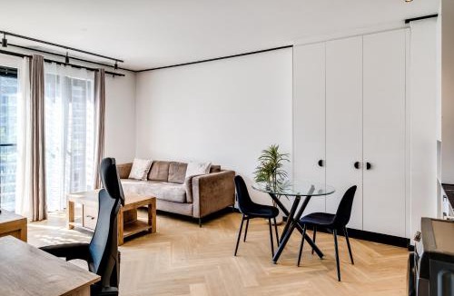 Century City Apartment | Palm Haven