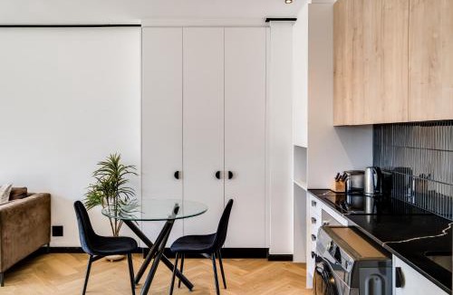 Century City Apartment | Palm Haven