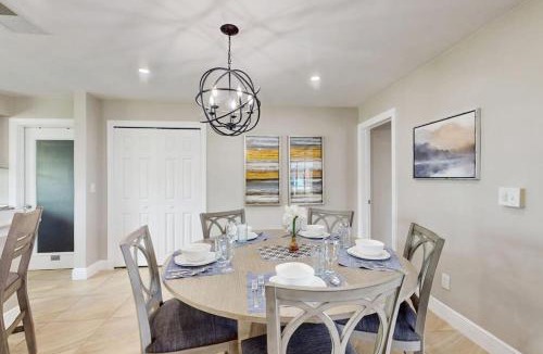Yacht Club House | Palm Hideaway