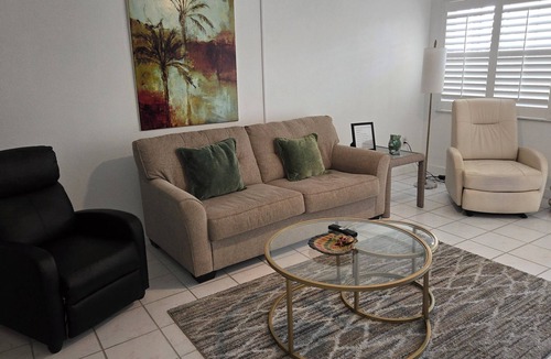 Bay Harbor Estates Condo | Palm manor