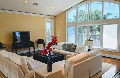 Palm River Estates House | Palm River Estate - Five Bedroom Home