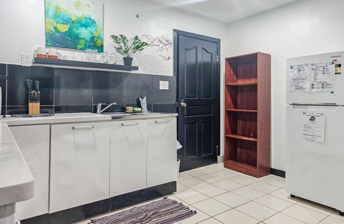 Apia House | Palm Studio+Extra Bdrm, Lelata | Free-Wifi, Aircon, Netflix